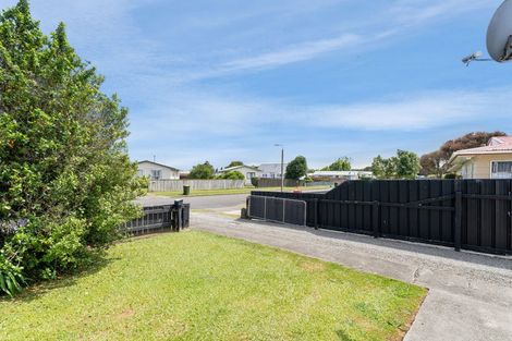 Photo of property in 7 Ryder Crescent, Levin, 5510