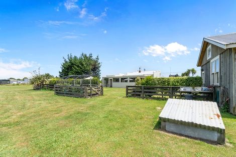 Photo of property in 4 Bishops Road, Ohau, Levin, 5570