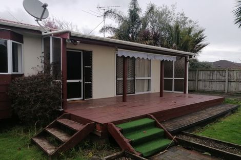 Photo of property in 2/8 Sunburst Street, Papakura, 2110