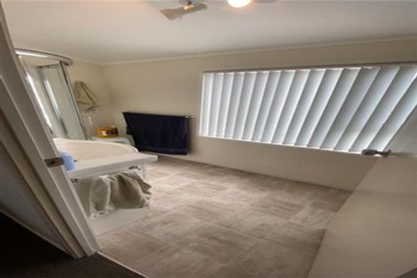 Photo of property in 135 Moire Road, West Harbour, Auckland, 0618