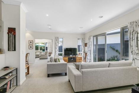 Photo of property in 8c Glen Iris Grove, Woburn, Lower Hutt, 5010