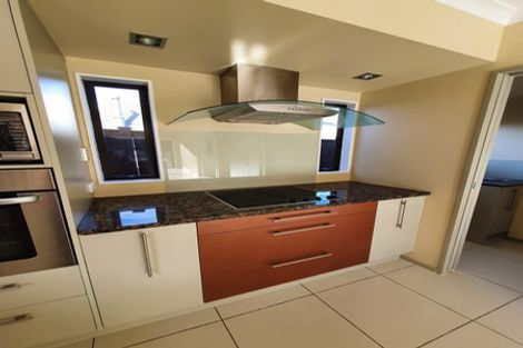 Photo of property in 24 Olena Avenue, Sunnyhills, Auckland, 2010