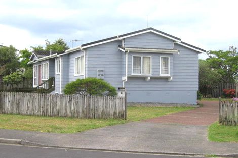 Photo of property in 3 Tetrarch Place, Totara Vale, Auckland, 0629