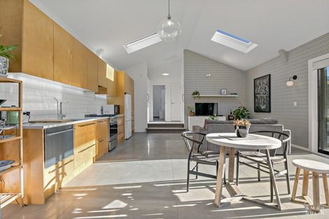 Photo of property in 27 Amberley Avenue, Te Atatu South, Auckland, 0610