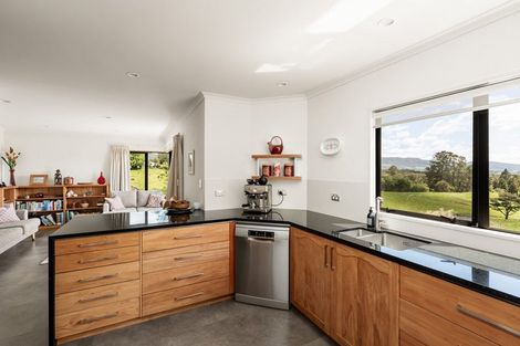 Photo of property in 42 Walker Road West, Aongatete, 3178