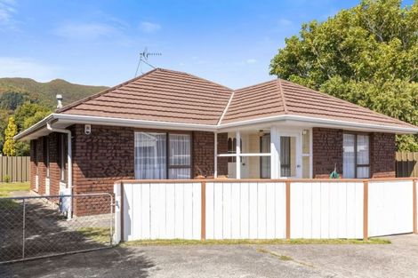 Photo of property in 142a Waiwhetu Road, Waterloo, Lower Hutt, 5011