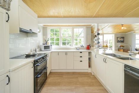 Photo of property in 89 Bridge Street, Bulls, 4818