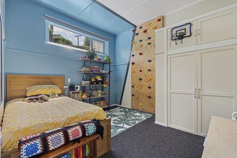 Photo of property in 15 Linda Street, Oakura, 4314