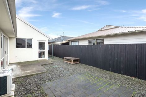 Photo of property in 3/2 Broadbent Street, Riccarton, Christchurch, 8041