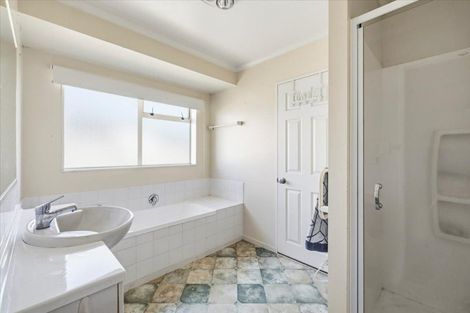 Photo of property in 16 Eclipse Terrace, Welcome Bay, Tauranga, 3112