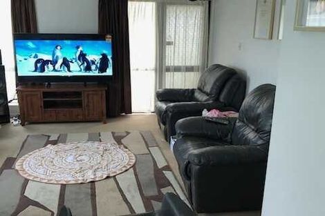 Photo of property in 10a Sharivari Place, Conifer Grove, Takanini, 2112