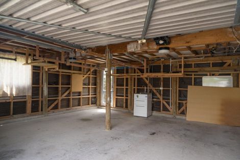 Photo of property in 11 Worthington Place, West Harbour, Auckland, 0618