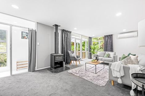 Photo of property in 15 Elmslie Road, Pinehaven, Upper Hutt, 5019