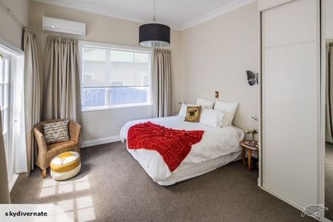 Photo of property in 14 Freeling Street, Island Bay, Wellington, 6023