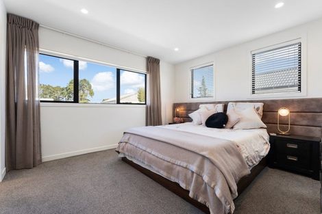 Photo of property in 3 Vogwill Road, Kumeu, 0810