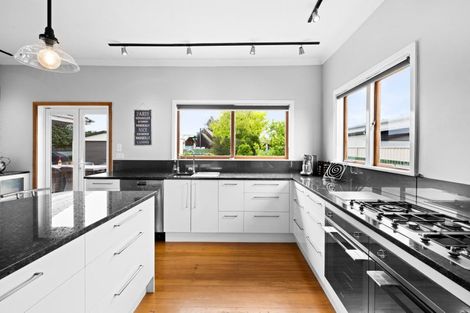 Photo of property in 52 Auckland Road, Greenmeadows, Napier, 4112