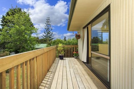 Photo of property in 2/6 Charmaine Road, Torbay, Auckland, 0630