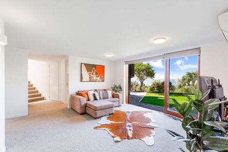 Photo of property in 2 Okewa Road, Titirangi, Auckland, 0604