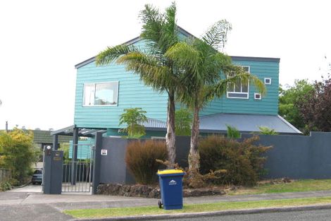 Photo of property in 162 Stapleford Crescent, Browns Bay, Auckland, 0630