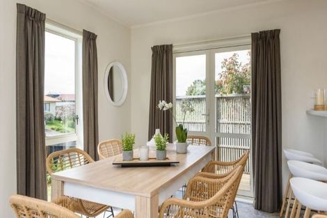 Photo of property in 32 Rutherford Drive, Waikanae Beach, Waikanae, 5036