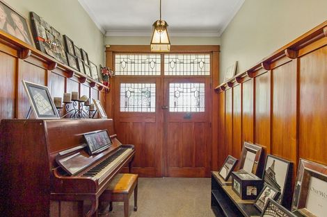 Photo of property in 44 Harris Street, Waimate, 7924