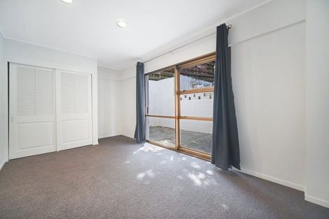 Photo of property in 2 Icarus Place, Half Moon Bay, Auckland, 2012