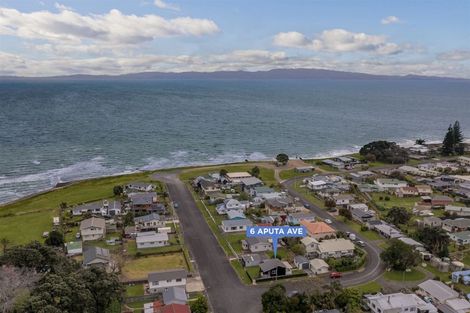 Photo of property in 6 Aputa Avenue, Te Puru, Thames, 3575