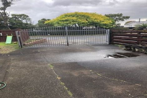 Photo of property in 93 Edgewater Drive, Pakuranga, Auckland, 2010