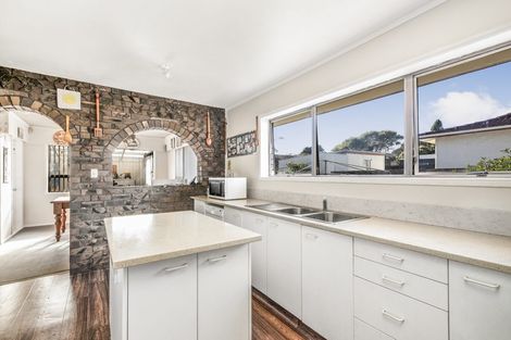 Photo of property in 13 Waimai Avenue, Weymouth, Auckland, 2103