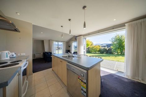 Photo of property in 25 Pop Andrew Drive, Te Anau, 9600