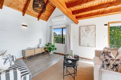 Photo of property in 46 De Luen Avenue, Tindalls Beach, Whangaparaoa, 0930