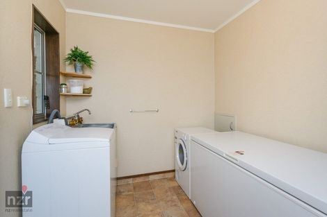 Photo of property in 9 Rangeview Place, Feilding, 4702