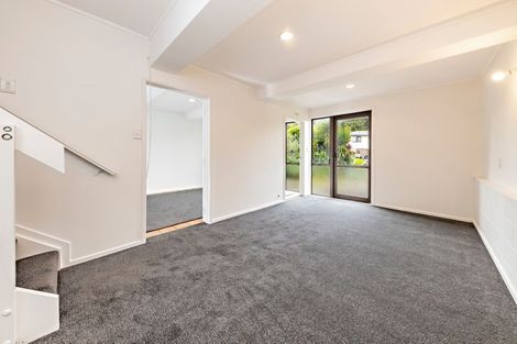 Photo of property in 30 Aronia Way, Goodwood Heights, Auckland, 2105
