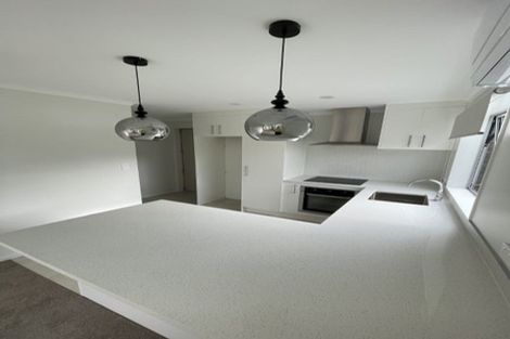 Photo of property in 28a Yeovil Road, Te Atatu Peninsula, Auckland, 0610