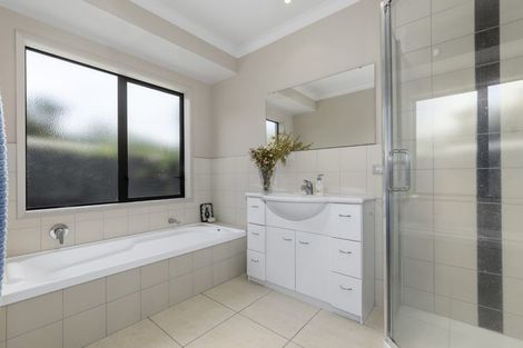 Photo of property in 160 Gravatt Road, Papamoa Beach, Papamoa, 3118