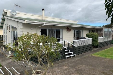 Photo of property in 12 Sarten Street, Waitara, 4320