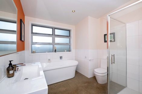 Photo of property in 42 Wellwood Terrace, Te Awanga, 4102