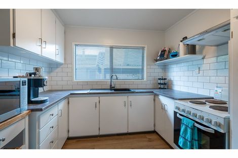 Photo of property in 1/16 Edwin Freeman Place, Ranui, Auckland, 0612