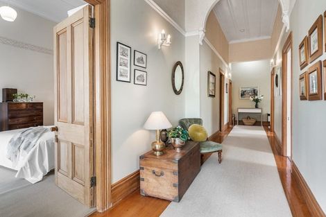 Photo of property in 125 Vauxhall Road, Narrow Neck, Auckland, 0624