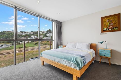 Photo of property in Patent 326 Apartments, 301h/326 Evans Bay Parade, Hataitai, Wellington, 6021