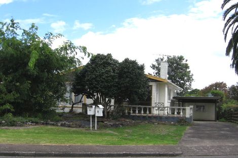 Photo of property in 7 Kirrie Avenue, Te Atatu South, Auckland, 0610