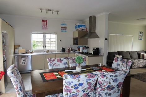 Photo of property in 27 Mulvaney Crescent, Henderson, Auckland, 0612