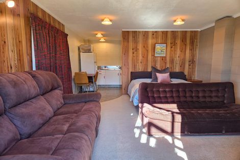 Photo of property in 10 Hamilton Drive, Lake Tekapo, 7999