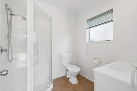 Photo of property in 5 Adrian Grove, Waikanae Beach, Waikanae, 5036