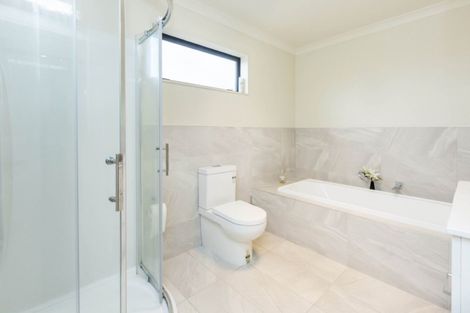 Photo of property in 24 Mount Marua Way, Timberlea, Upper Hutt, 5018