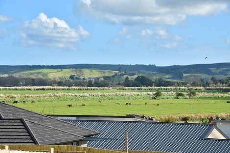 Photo of property in 16 Taupata Lane, Helensville, 0800