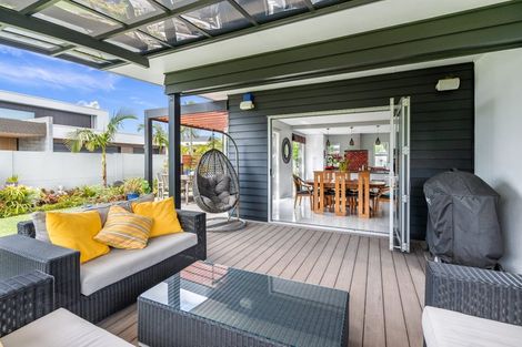 Photo of property in 5 Waitemata Drive, One Tree Point, 0118