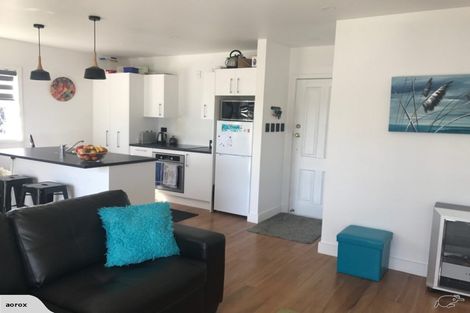 Photo of property in 6 Kiwi Esplanade, Mangere Bridge, Auckland, 2022