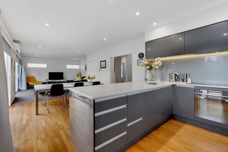 Photo of property in 1 Merivale Lane, Merivale, Christchurch, 8014