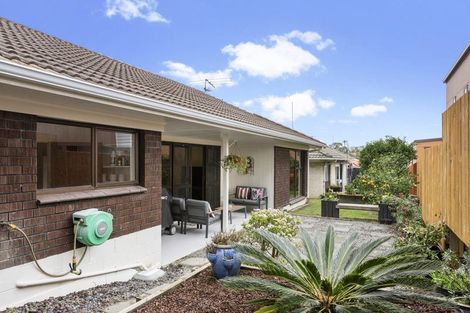 Photo of property in 2/248 Great North Road, Henderson, Auckland, 0612